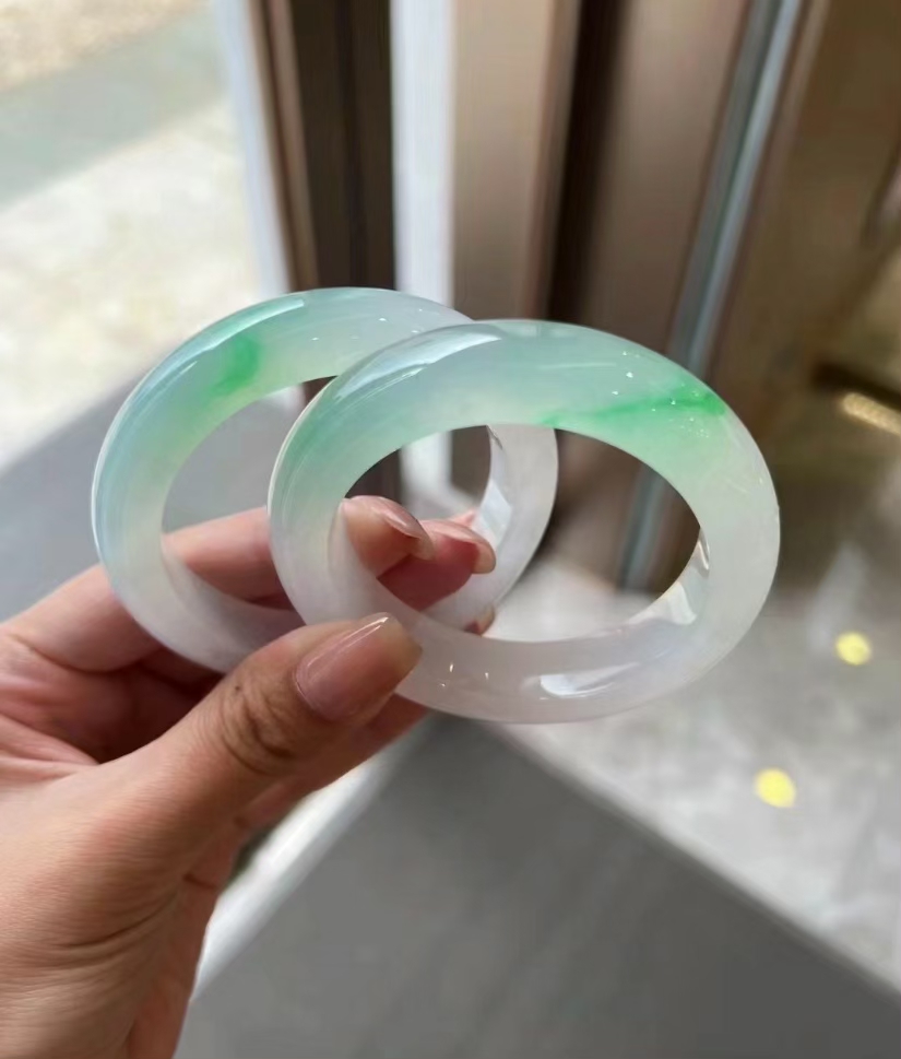 翡翠飘花的区别？翡翠飘花有哪些种类是飘花